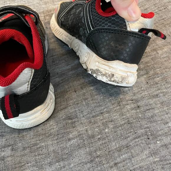 Mickey Mouse Toddler 8 Velcro Sneakers - Picture 5 of 7